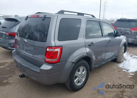 2008 Ford Escape Xlt z USA, uszkodzony, nr VIN 1FMCU03138KB76624